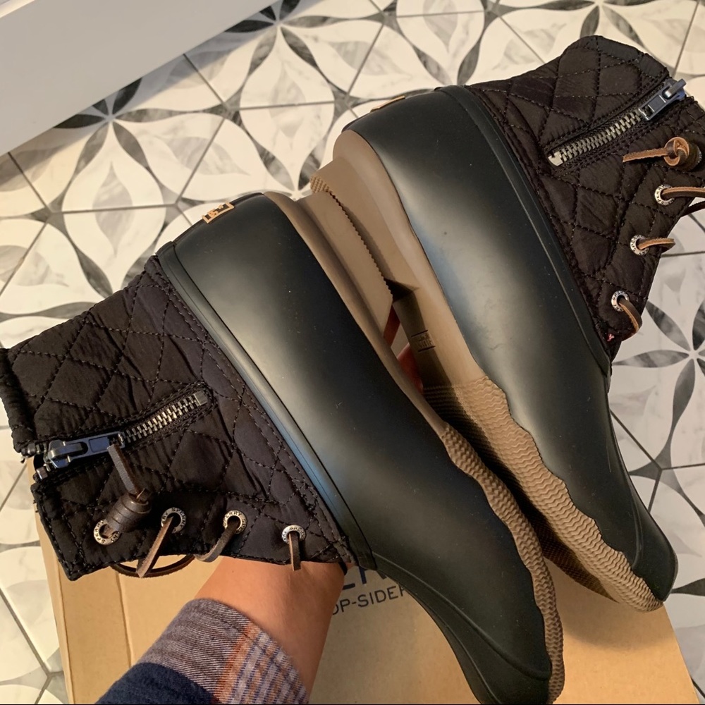 SPERRY | NIB Quilted Saltwater Classic Duck Boots in Black - SIZE W 8 only - Picture 2 of 10
